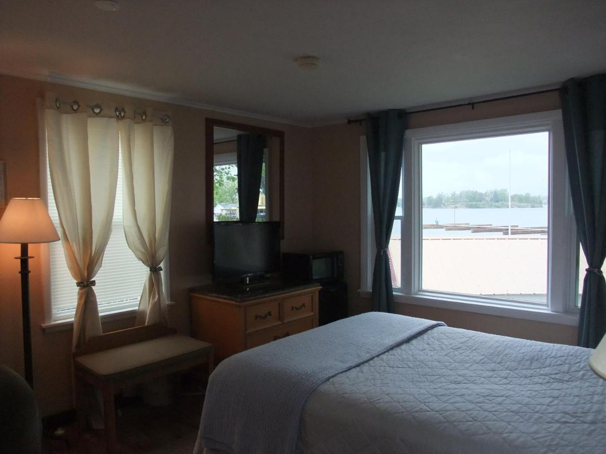 Hills Motel & Marina Alexandria Bay Bagian luar foto