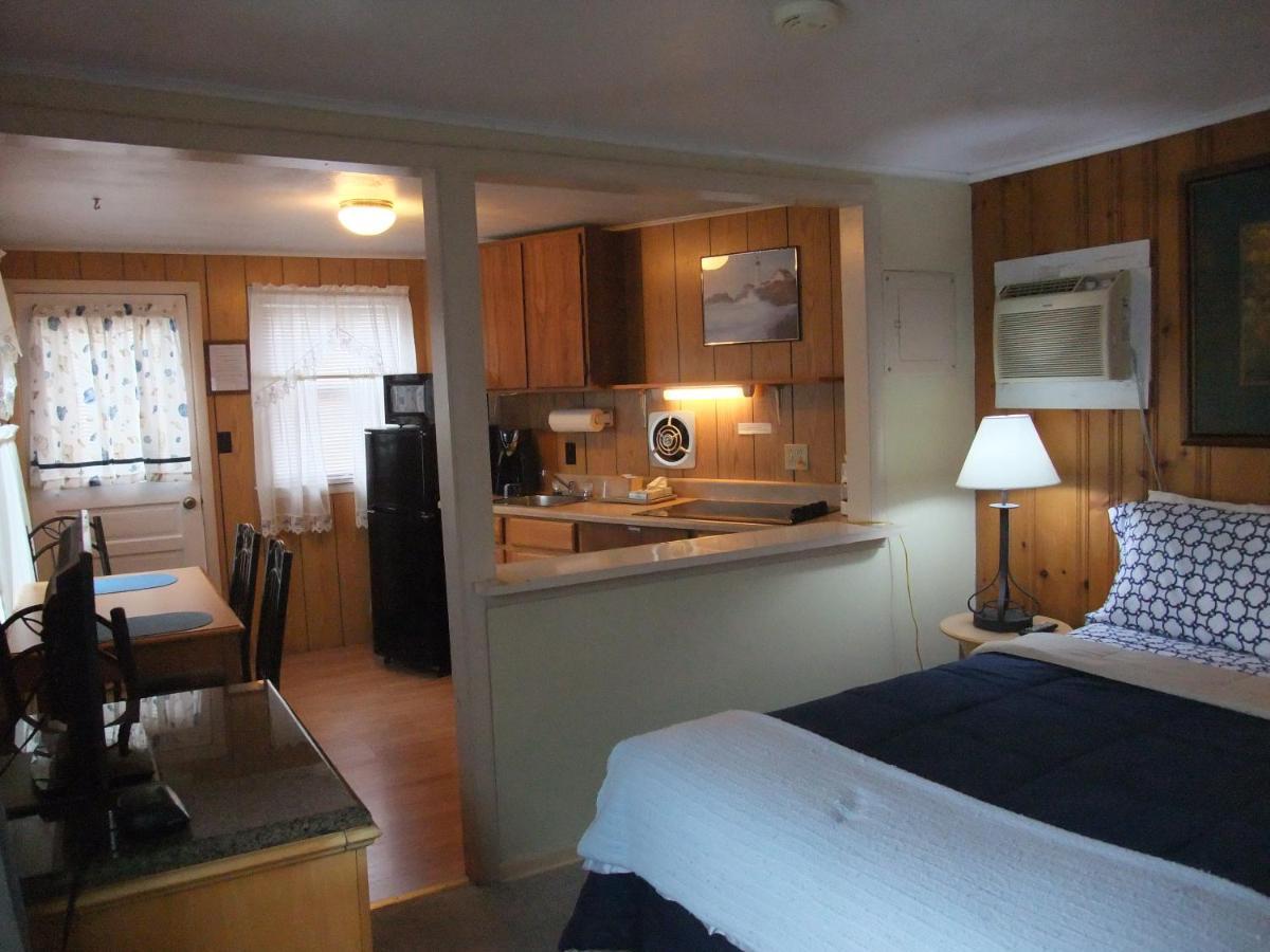 Hills Motel & Marina Alexandria Bay Bagian luar foto