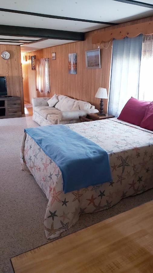 Hills Motel & Marina Alexandria Bay Bagian luar foto